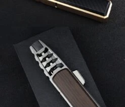 Merkloos Turbo Jetflame Aansteker - Gasbrander - Vuurwerk Torch - Crème Brûlée Brander - BBQ En Sigaren Aansteker - Windproof - Walnoothout Met Grijze Metalen Behuizing -Merkloos Winkel 1200x1028 4