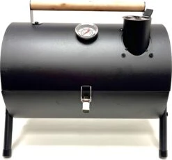 Merkloos Winkel 35 Compacte Draagbare Kolen BBQ Van Wolff BBQ - Handig Voor Op De Camping Op Het Strand Of In Een Park - Smoker Barbecue - Draagbare Lichtgewicht Bbq - Met Thermometer En Lucht Doorvoer. Laat Je Vlees Langzaam Garen.