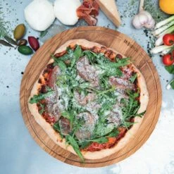 Boska Pizzaplank Friends L - BBQ Accessoires - Eikenhout - Handige Opvanggeul - Ø 34 Cm -Merkloos Winkel 1200x1200 120