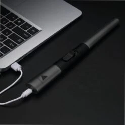 Oplaadbare Lange Elektrische Aansteker - Duurzame Plasma Aansteker – Luxe Aansteker - Inclusief Cadeauverpakking - BBQ – Kaarsen - Zwart 15 Oplaadbare Lange Elektrische Aansteker - Duurzame Plasma Aansteker – Luxe Aansteker - Inclusief Cadeauverpakking - BBQ – Kaarsen - Zwart -Merkloos Winkel 1200x1200 201