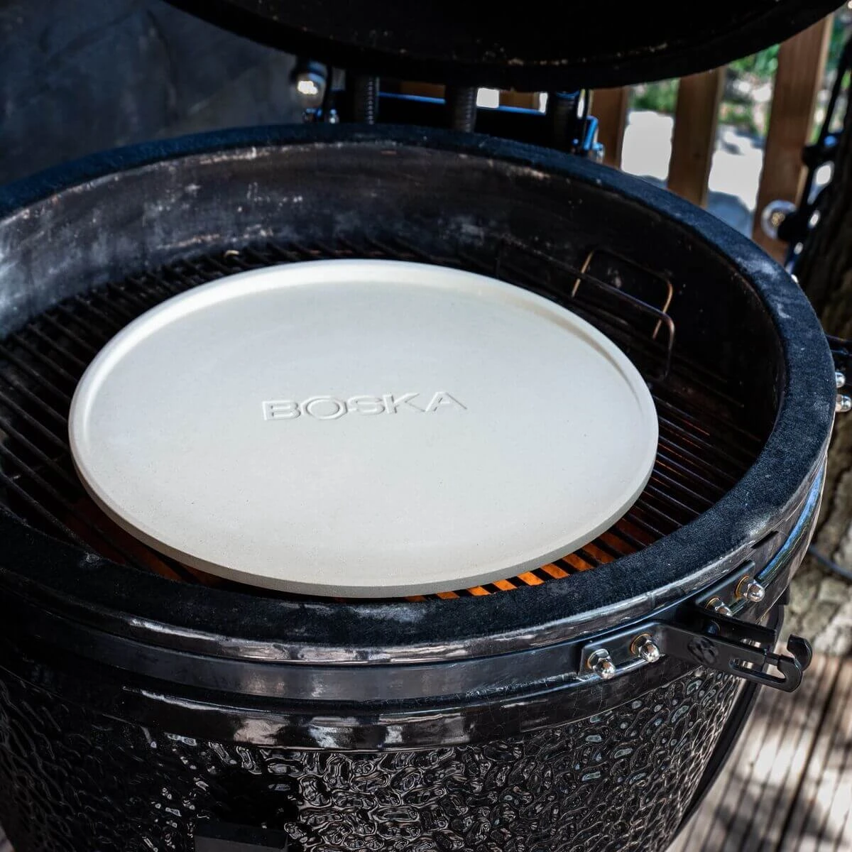 Boska Pizzasteen Deluxe - Voor Oven & BBQ - Knapperige Pizza's - Ø 29.5 Cm - BBQ Accessoires 11 Boska Pizzasteen Deluxe - Voor Oven & BBQ - Knapperige Pizza's - Ø 29.5 Cm - BBQ Accessoires - Afbeelding 9