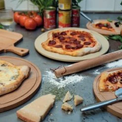 Boska Pizzasteen Deluxe - Voor Oven & BBQ - Knapperige Pizza's - Ø 29.5 Cm - BBQ Accessoires 37 Boska Pizzasteen Deluxe - Voor Oven & BBQ - Knapperige Pizza's - Ø 29.5 Cm - BBQ Accessoires -Merkloos Winkel 1200x1200 339