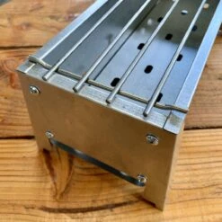 Spiedini Saté-bbq Bali 40 Mini - Kleine, Smalle Houtskoolbarbecue Met Horizontaal Rooster Voor Sate Of Andere Spiesjes - 40 Cm Lang, 11 Cm Breed, 14 Cm Hoog - Ideaal Voor Tuin- Of Open Haard, Of Balkon - Materiaal: Gealuminiseerd Ijzer -Merkloos Winkel 1200x1200 546