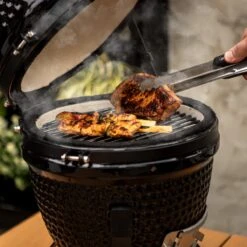 BluMill Kamado BBQ Egg - Kamado 13 Inch - Incl. Vlees Thermometer - Houtskoolbarbecues - Zwart - Ø 27cm 22 BluMill Kamado BBQ Egg - Kamado 13 Inch - Incl. Vlees Thermometer - Houtskoolbarbecues - Zwart - Ø 27cm -Merkloos Winkel 1200x1200 565
