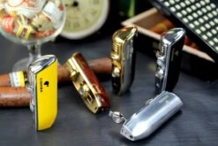 Cohiba® Sigarenaansteker - Sigarenboor - Sigaren - Sigaar - Cohiba Aansteker - Sigarenboor - Sigaren Accessoires - Sigarenknipper - Sigaar Aansteker - Cohiba - Incl. Luxe Geschenkdoos - Rood 32 Cohiba® Sigarenaansteker - Sigarenboor - Sigaren - Sigaar - Cohiba Aansteker - Sigarenboor - Sigaren Accessoires - Sigarenknipper - Sigaar Aansteker - Cohiba - Incl. Luxe Geschenkdoos - Rood -Merkloos Winkel 1200x800 11