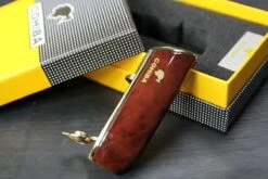 Cohiba® Sigarenaansteker - Sigarenboor - Sigaren - Sigaar - Cohiba Aansteker - Sigarenboor - Sigaren Accessoires - Sigarenknipper - Sigaar Aansteker - Cohiba - Incl. Luxe Geschenkdoos - Rood 21 Cohiba® Sigarenaansteker - Sigarenboor - Sigaren - Sigaar - Cohiba Aansteker - Sigarenboor - Sigaren Accessoires - Sigarenknipper - Sigaar Aansteker - Cohiba - Incl. Luxe Geschenkdoos - Rood -Merkloos Winkel 1200x800 8