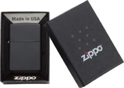 Zippo Regular Black Matte Finish Benzine Aansteker -Merkloos Winkel 1200x861 2