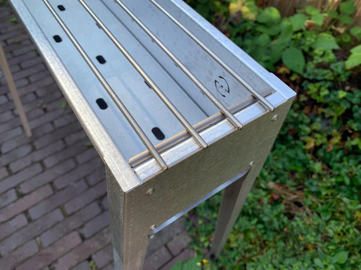 Spiedini Saté-bbq Bali 80 - Saté Houtskoolbarbecue Met Horizontaal Rooster - 80 Cm Lang, 11 Cm Breed - Materiaal: Gealuminiseerd Ijzer 7 Spiedini Saté-bbq Bali 80 - Saté Houtskoolbarbecue Met Horizontaal Rooster - 80 Cm Lang, 11 Cm Breed - Materiaal: Gealuminiseerd Ijzer - Afbeelding 5