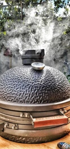 The Bastard Urban Medium - Kamado Barbecue - Kamado BBQ 31 The Bastard Urban Medium - Kamado Barbecue - Kamado BBQ -Merkloos Winkel 567x1200