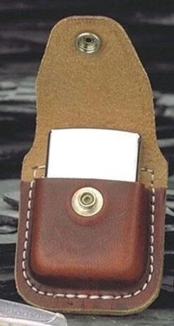 Zippo Pouch Brown With Clip -Merkloos Winkel 642x1200